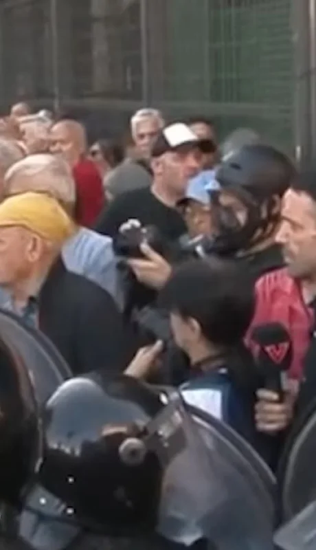 Marcha de jubilados: la Policía despliega el protocolo antipiquetes