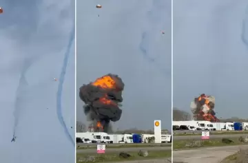 Una práctica acrobática se convirtió en una horrorosa escena de colisión aérea