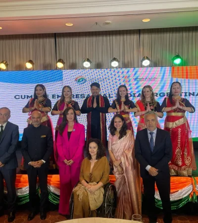 La vicepresidenta, el gobernador de Mendoza y otros funcionarios homenajearon la trayectoria del embajador saliente Dinesh Bhatia.