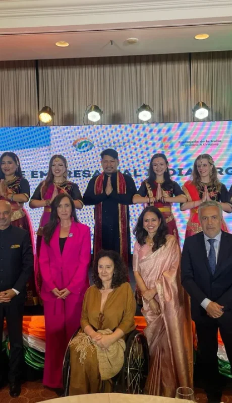 La vicepresidenta, el gobernador de Mendoza y otros funcionarios homenajearon la trayectoria del embajador saliente Dinesh Bhatia.