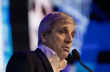 ¿Una chicana de Caputo hizo que suba el dólar?