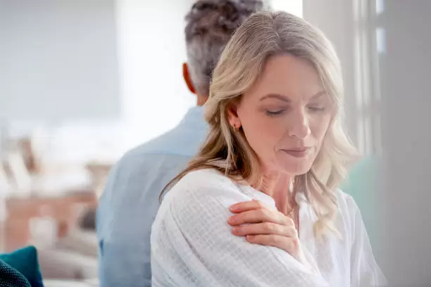 Pareja en problemas.