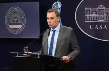 Manuel Adorni competirá en CABA por la lista de La Libertad Avanza