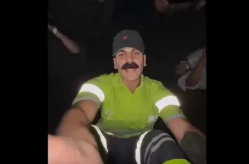 El Wandi se coló en Lollapalooza 2025 con un disfraz de barrendero