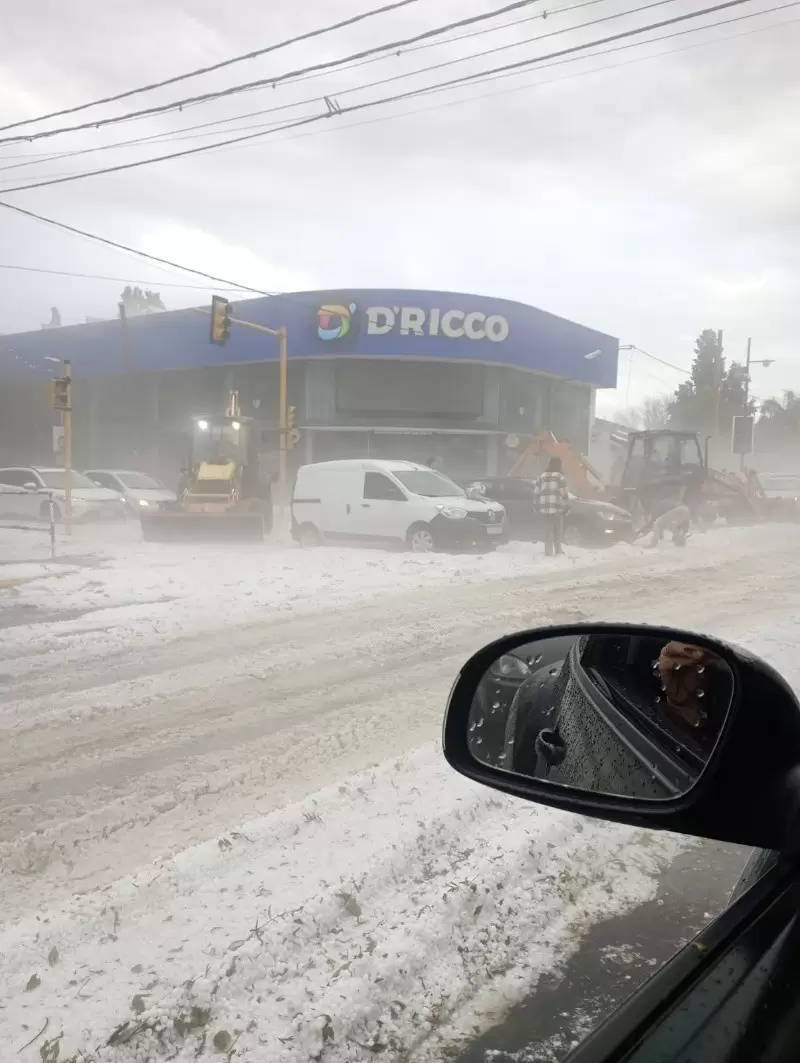 Fuerte tormenta de granizo en Rosario y alrededores.