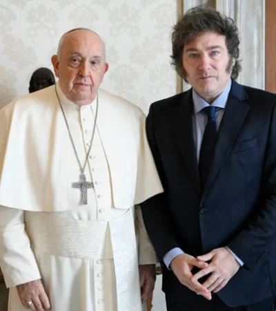 Francisco y el presidente Javier Milei.