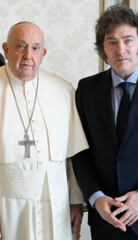 Francisco y el presidente Javier Milei.