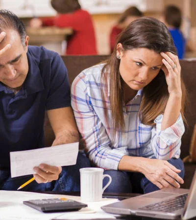 Auto, vestimenta, colegio, club. Los gastos propios de la clase media.