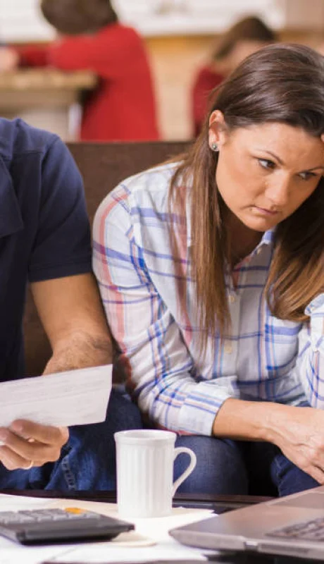 Auto, vestimenta, colegio, club. Los gastos propios de la clase media.