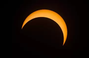 El cielo se oscurece este sábado: todo sobre el eclipse solar parcial
