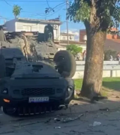 En este auto huían los asesinos cuando embistieron a la nena y a su mamá. (Foto: web)