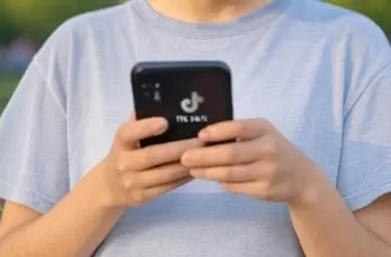 Habrían abusado sexualmente de un estudiante por un reto de TikTok