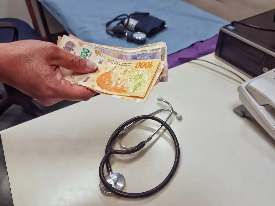 "Las prepagas, junto con la educación, subieron muy por encima de la inflación" (M. Castiglioni)