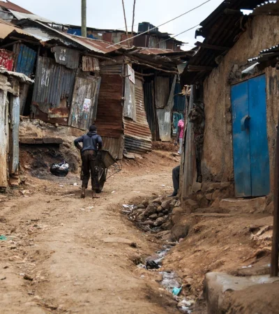 Argentina bipolar y la grieta económica entre el salario precarizado y el dólar como refugio