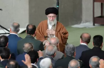 Irán amenazó con hacerse de armas nucleares si es atacado por Trump