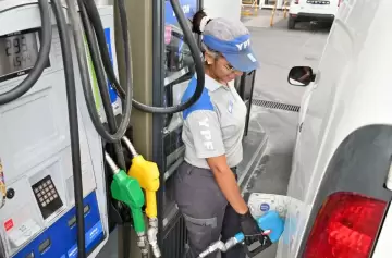 El Gobierno confirmó suba de impuestos a combustibles que impactará en precios