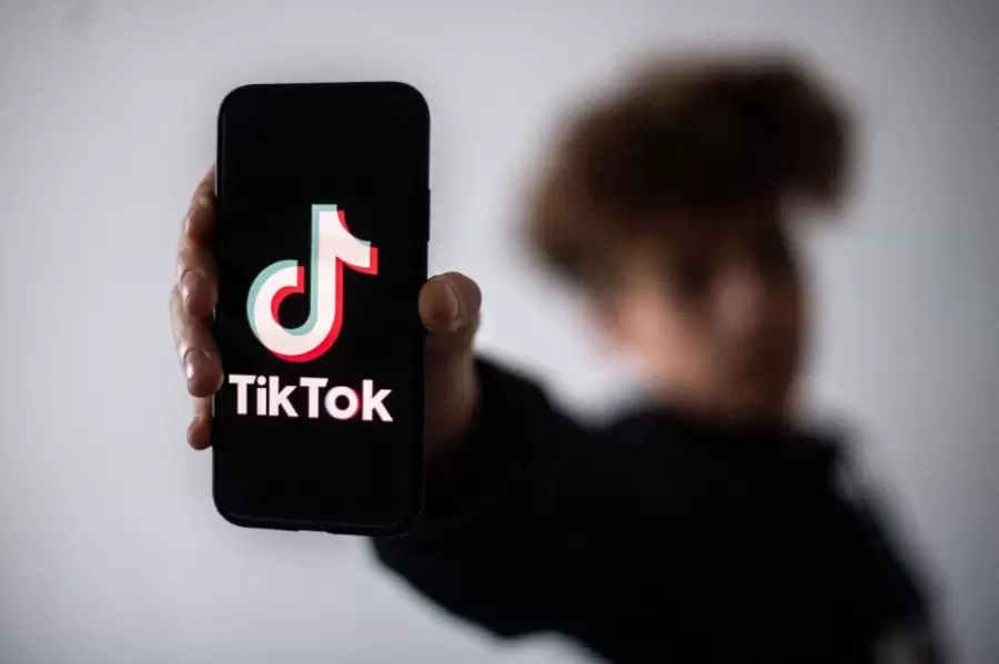 Los retos de TikTok muchas veces pueden ser peligrosos y pueden poner en riesgo a los adolescentes