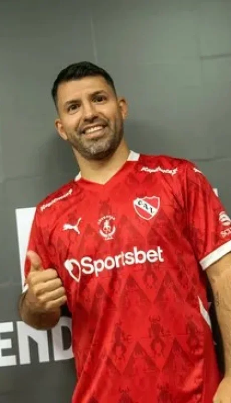 El Kun Agüero volvió a jugar para el Senior