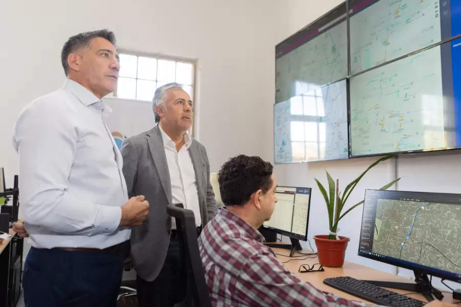 La primera etapa de la Onda Verde se extiende desde Brasil hasta la Rotonda del Avión, en ambos sentidos de la Costanera.
