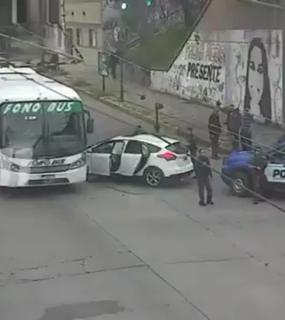 El hombre hirió a un policía.