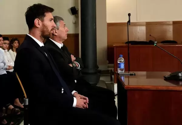 Un juzgado de Barcelona condenó en 2016 a Lionel Messi y a su padre por fraude fiscal. (Foto: Reuters)
