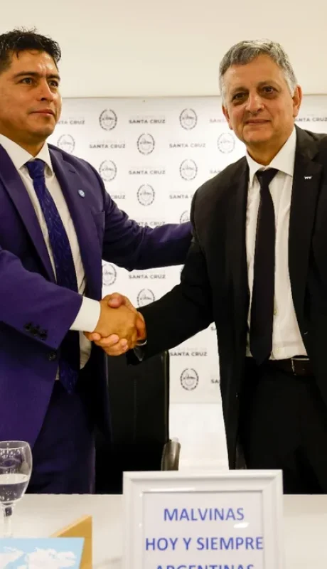 El Gobernador Vidal y el titular de YPF, Horacio Marín