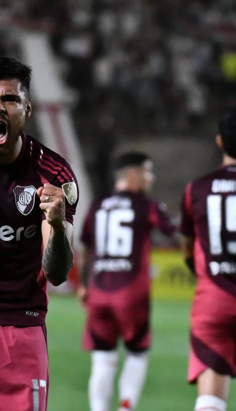 El chileno Paulo Díaz marcó el gol