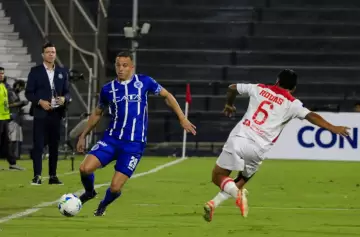 Godoy Cruz pisó fuerte en Perú y venció a Grau sin atenuantes