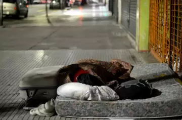 "No son estadísticas, son personas": la Iglesia advierte sobre el drama de la calle en pleno invierno mendocino