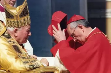 ¿Intervención divina? La reliquia de Juan Pablo II que habría sanado a Francisco