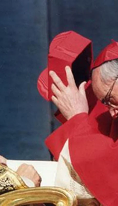 ¿Intervención divina? La reliquia de Juan Pablo II que habría sanado a Francisco