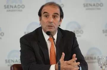 Toma fuerza la versión de una renuncia "inmediata" de García Mansilla a la Corte