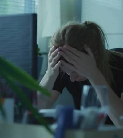 Mujer pierde su trabajo.