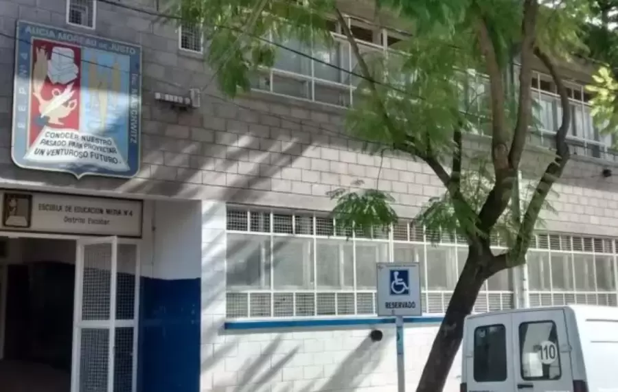 Escuela de Educación Media Nº4 de la localidad bonaerense de Ingeniero Maschwitz.