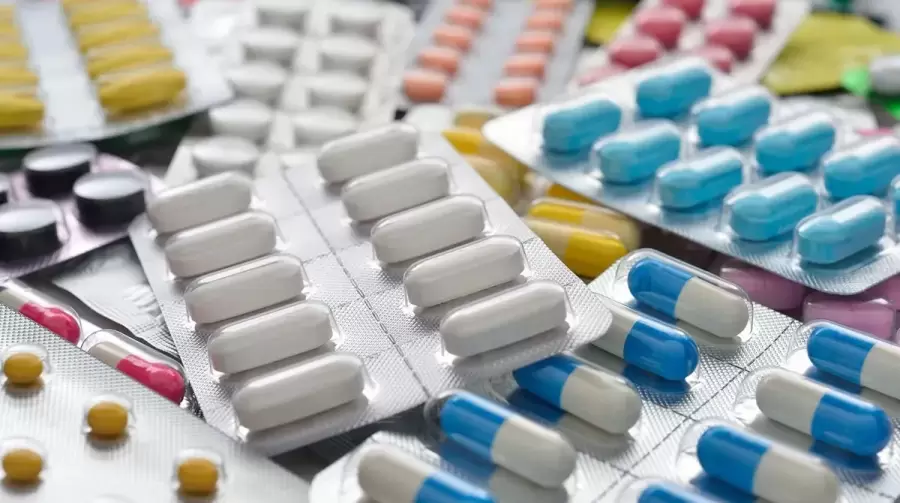 "Cada provincia tiene el derecho de traer desde afuera la medicina que considere, si tiene los controles necesarios para hacerlo" (C. Regazzoni)