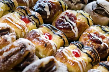Panaderías venden facturas del día anterior al 50% para cuidar el bolsillo