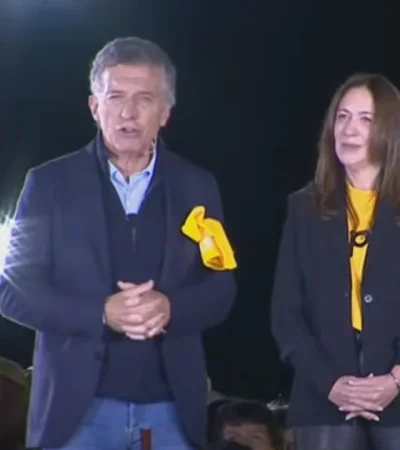Mauricio Macri junto a María Eugenia Vidal en el acto de campaña del PRO/