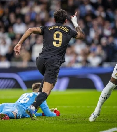 Un cabezazo certero de Hugo Duro, que selló el 2-1 final para el triunfo del Valencia/