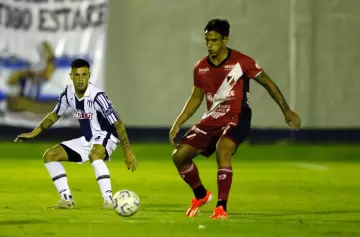 Deportivo Maipú rescató un punto en su visita a Tristán Suárez