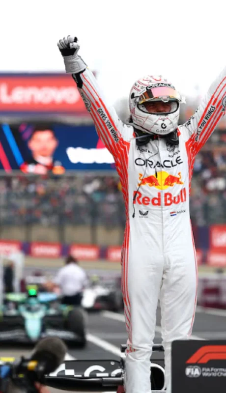 Verstappen brilló en Japón con su Red Bull y logró su primer triunfo del año