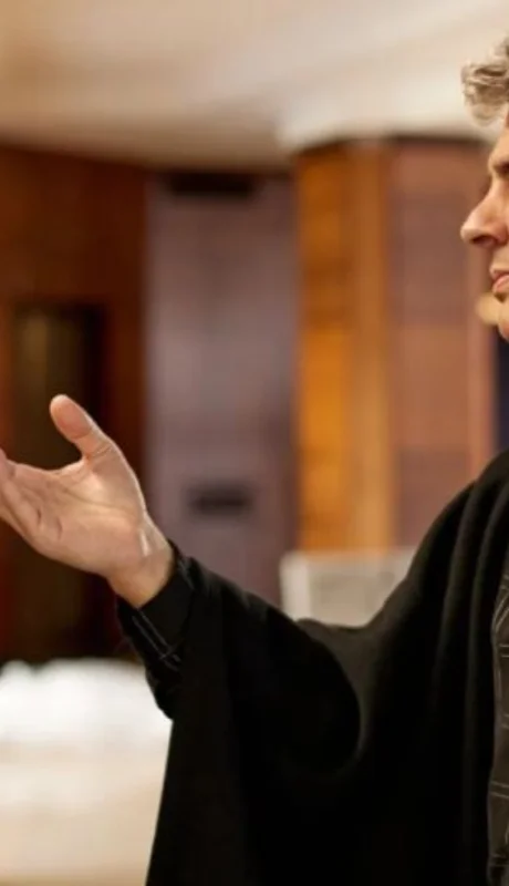 Pablo Echarri tuvo que salir hablar y defendió a su compañera de reparto.