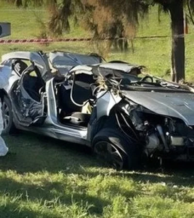 Así quedó el vehículo en el que viajaban los seis amigos/