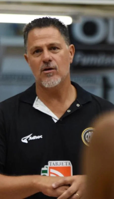 Adrián Capelli, DT de Olímpico.