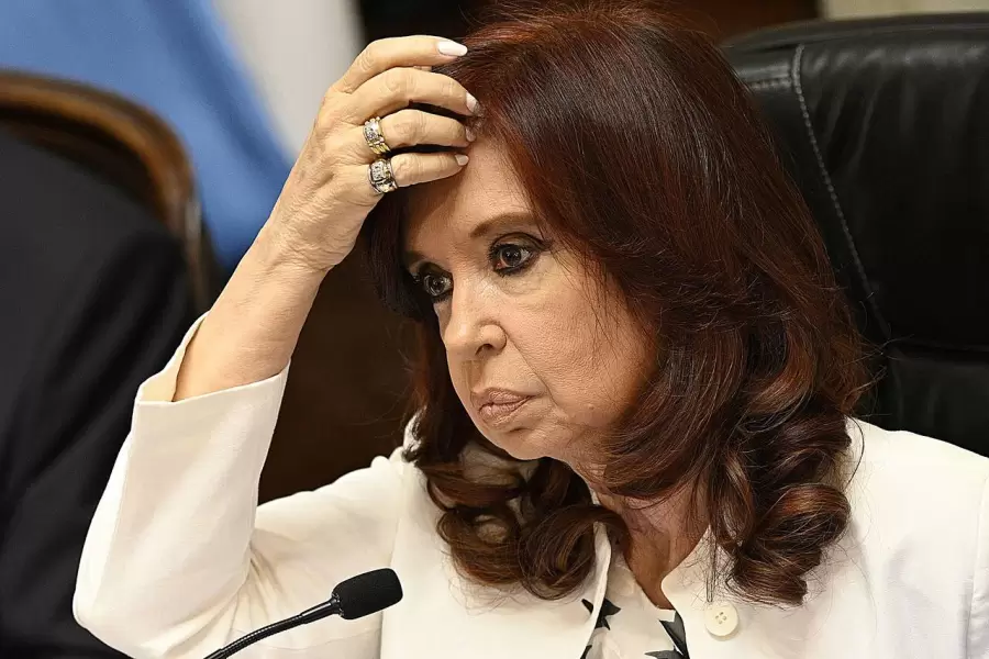 Se analizan también operaciones comerciales entre las dos empresas de la familia Kirchner y Austral Construcciones S.A, propiedad de Lázaro Báez.