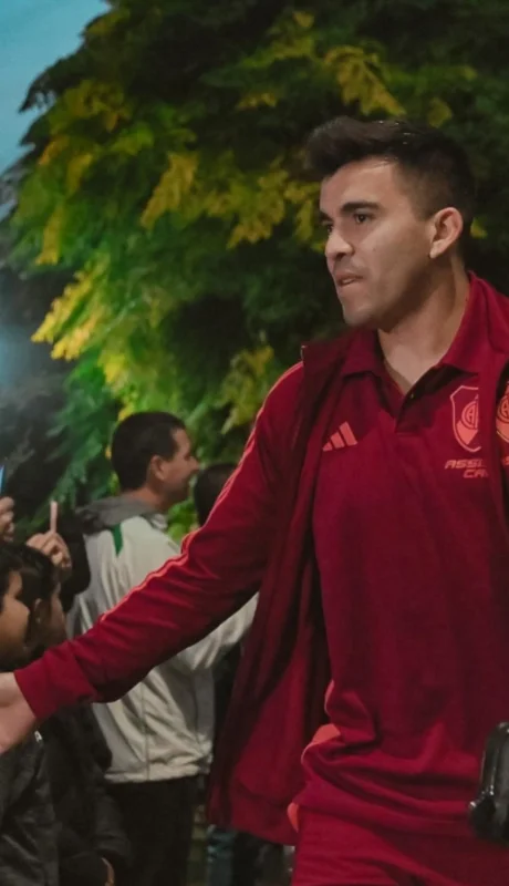 Acuña, pieza clave en River, es duda para este jueves.