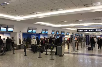 Una línea aérea canceló todos sus vuelos por el paro general del jueves