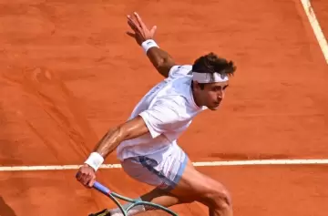 Etcheverry se impuso a Moutet y sonríe en su debut en el Masters 1000 de Montecarlo