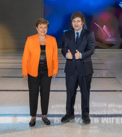 El FMI cierra acuerdo récord con la Argentina por 20.000 millones de dólares