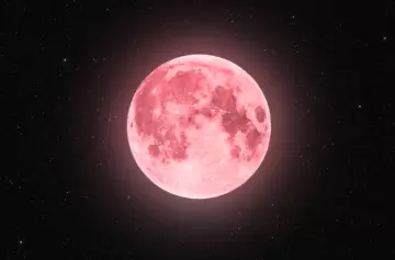 Luna llena rosa en abril: ¿cómo verla y cómo aprovechar su energía?