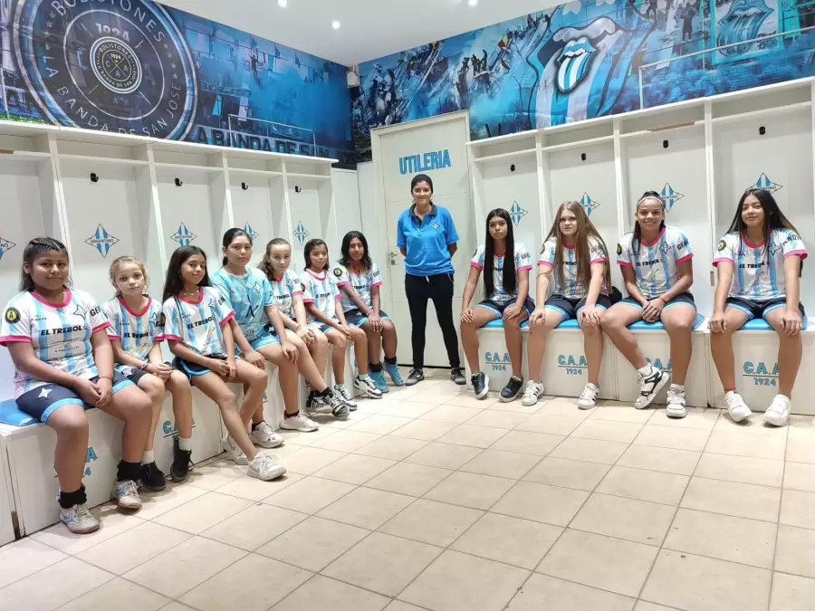 Las chicas de Atlético Argentino partieron a Europa